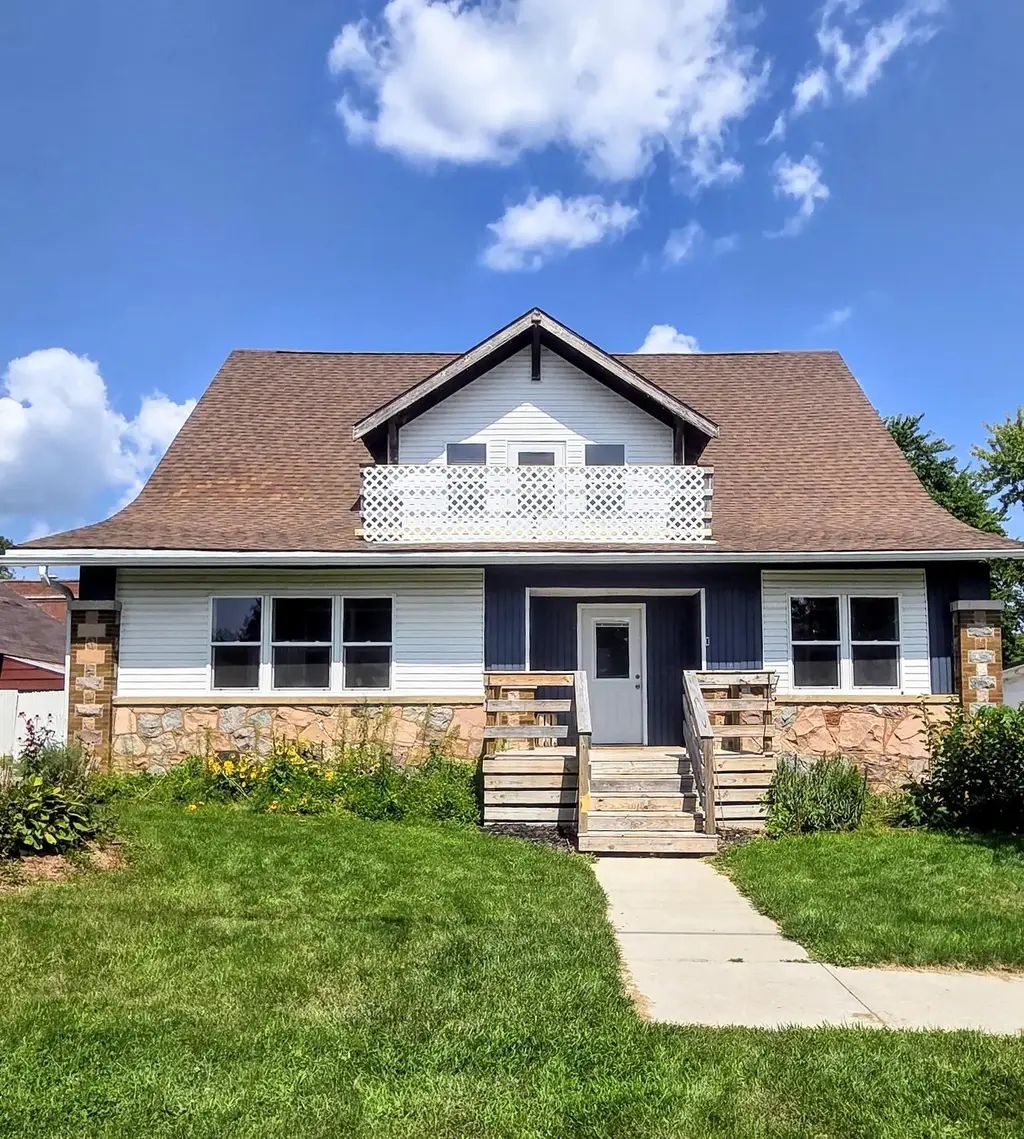 W6180 Main Street, Burnett