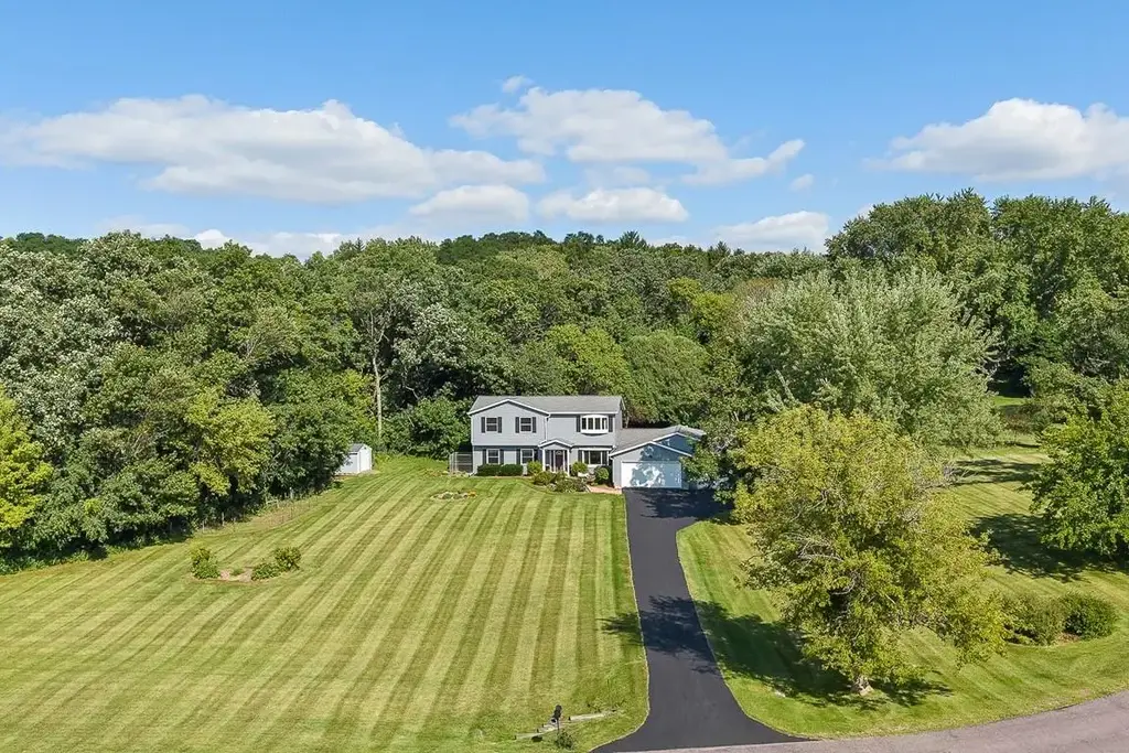 4862 Hickory Trail, Springfield