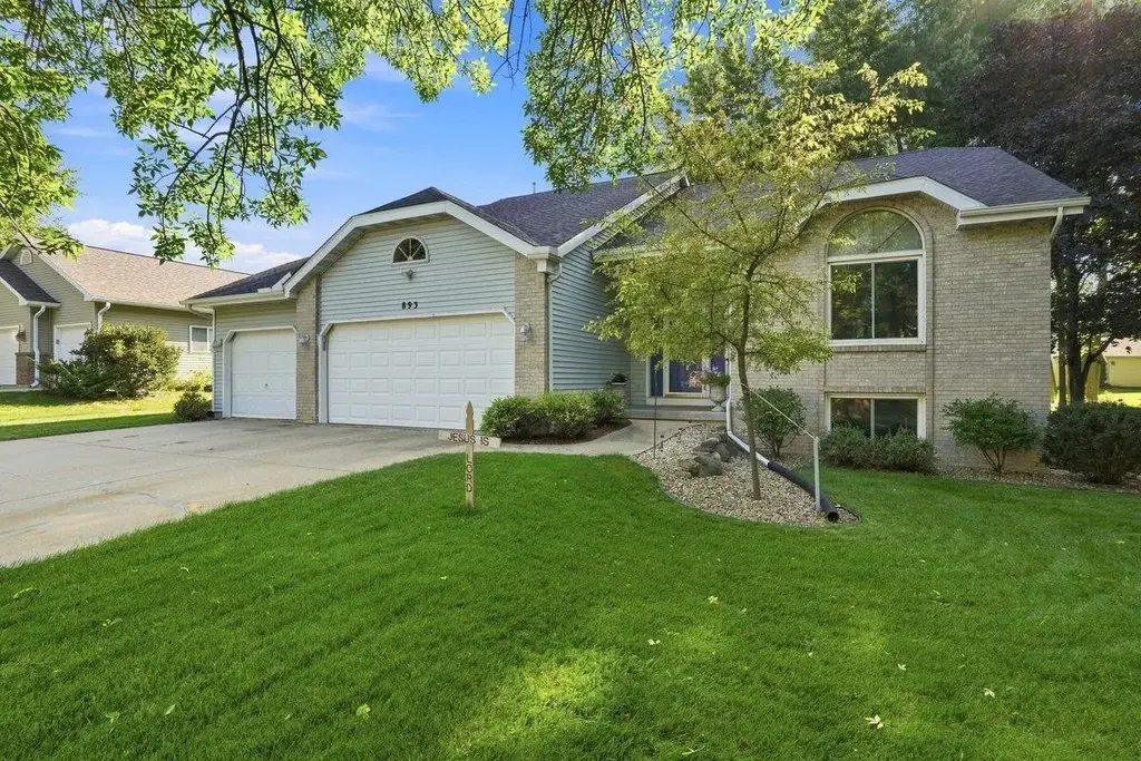 893 Chalfont Drive, Sun Prairie