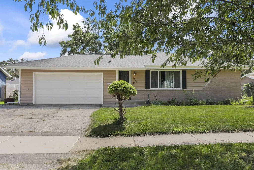 1325 W Conde Street, Janesville