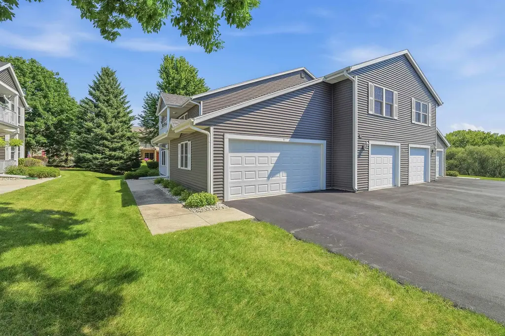 #b - 212 S Mountin Drive, Mayville