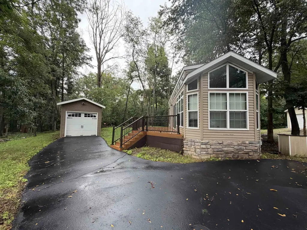 272 Oak Lane, Fulton