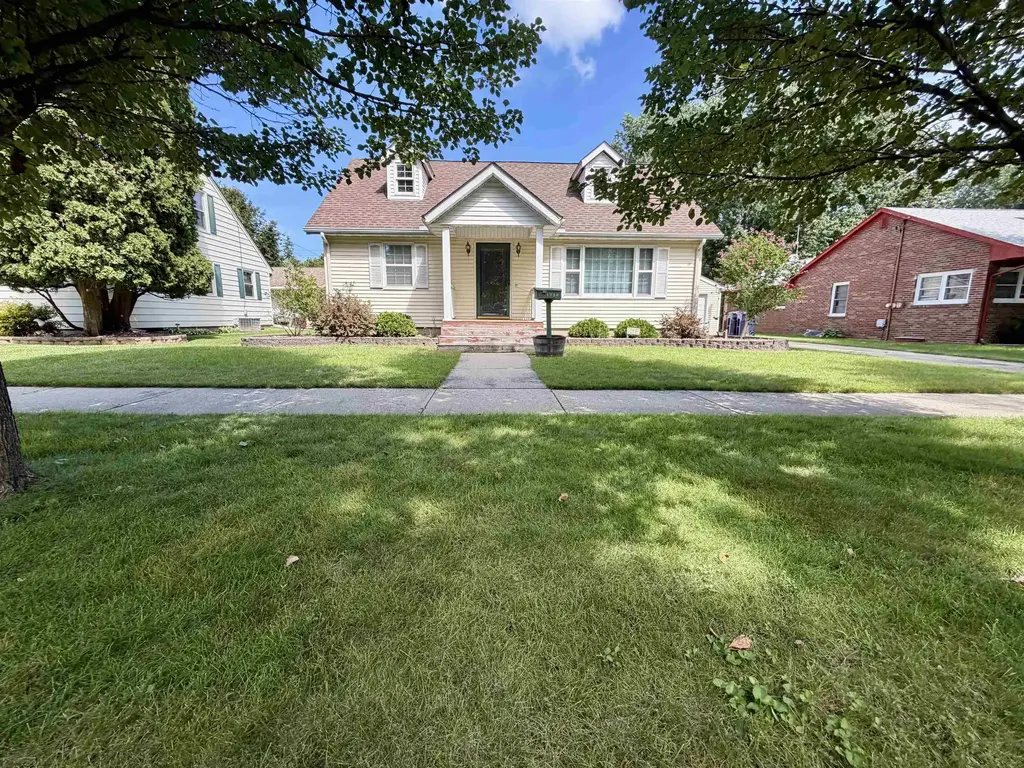 1720 Myra Avenue, Janesville
