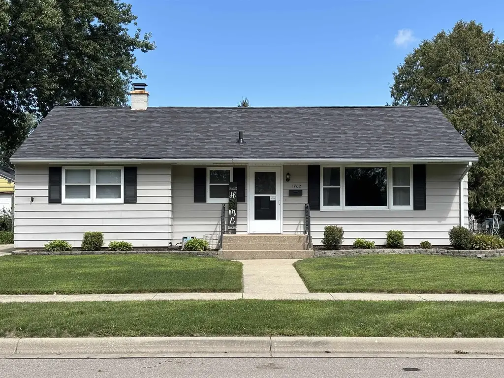 1702 Gartland Avenue, Janesville