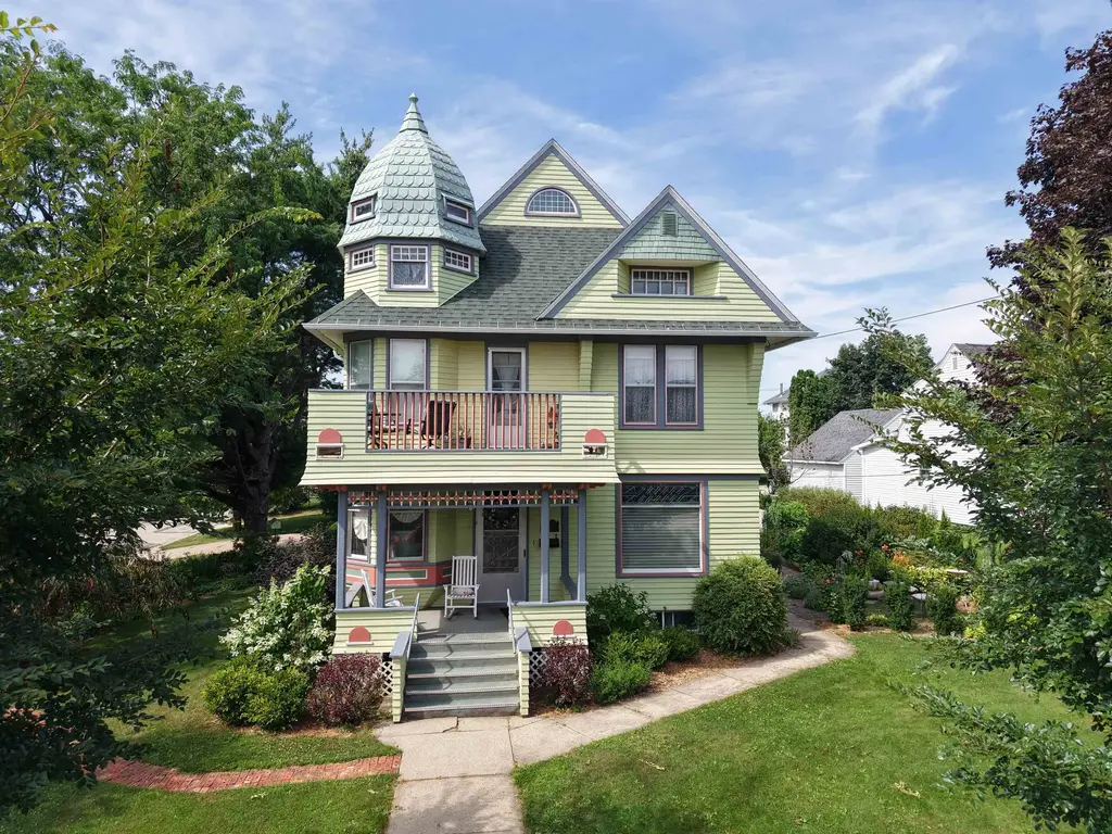 445 W Maple Street, Lancaster