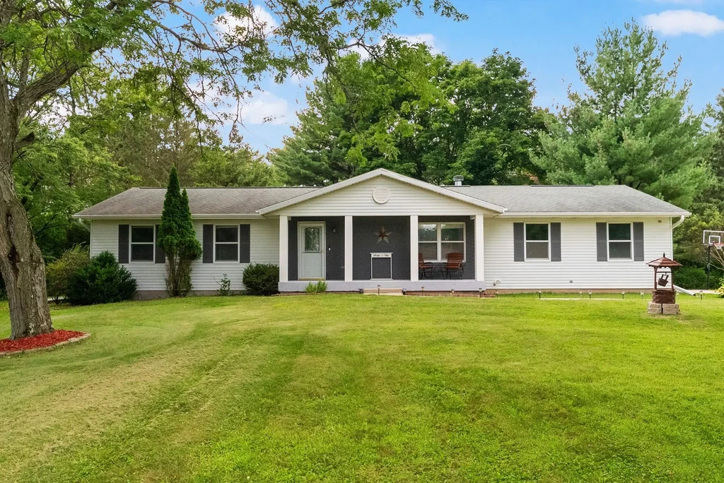 7791 N Honeysuckle Lane, Fulton