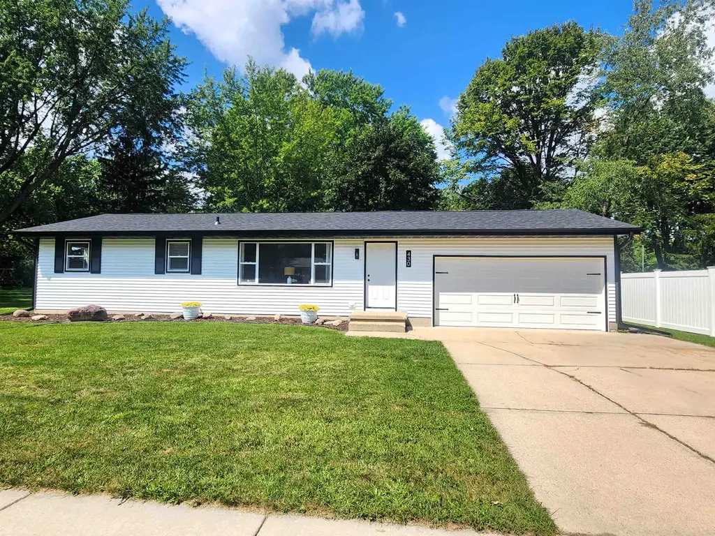 430 Woodview Drive, Sun Prairie