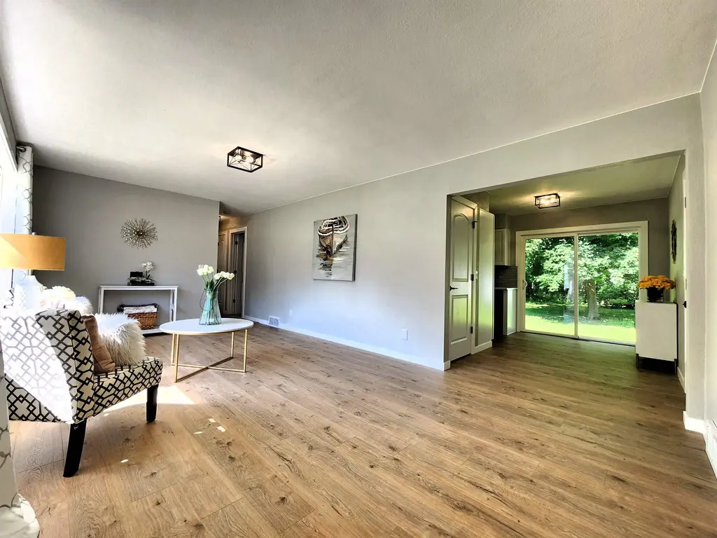 430 Woodview Drive, Sun Prairie