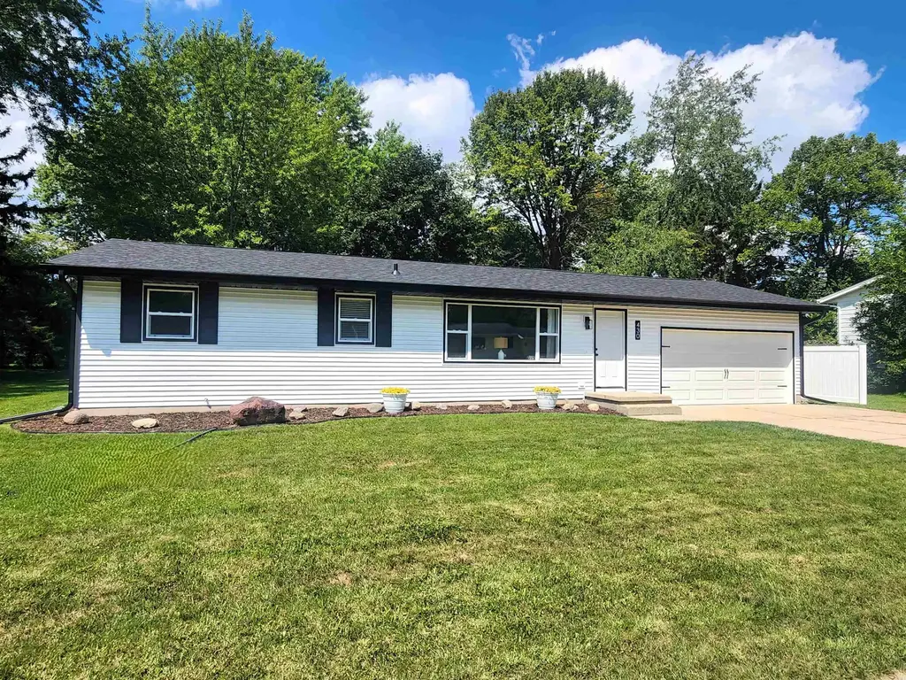 430 Woodview Drive, Sun Prairie