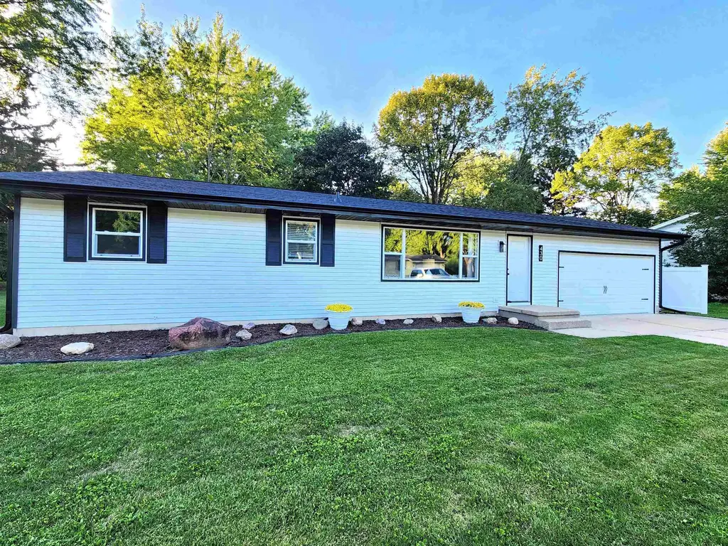 430 Woodview Drive, Sun Prairie