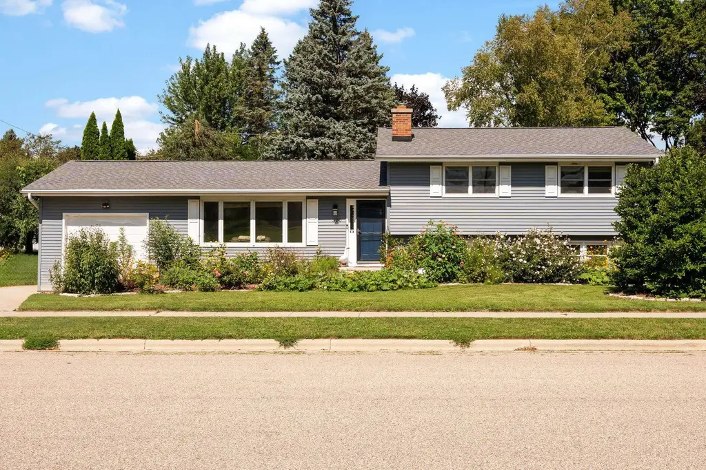 320 W Elm Street, Sun Prairie