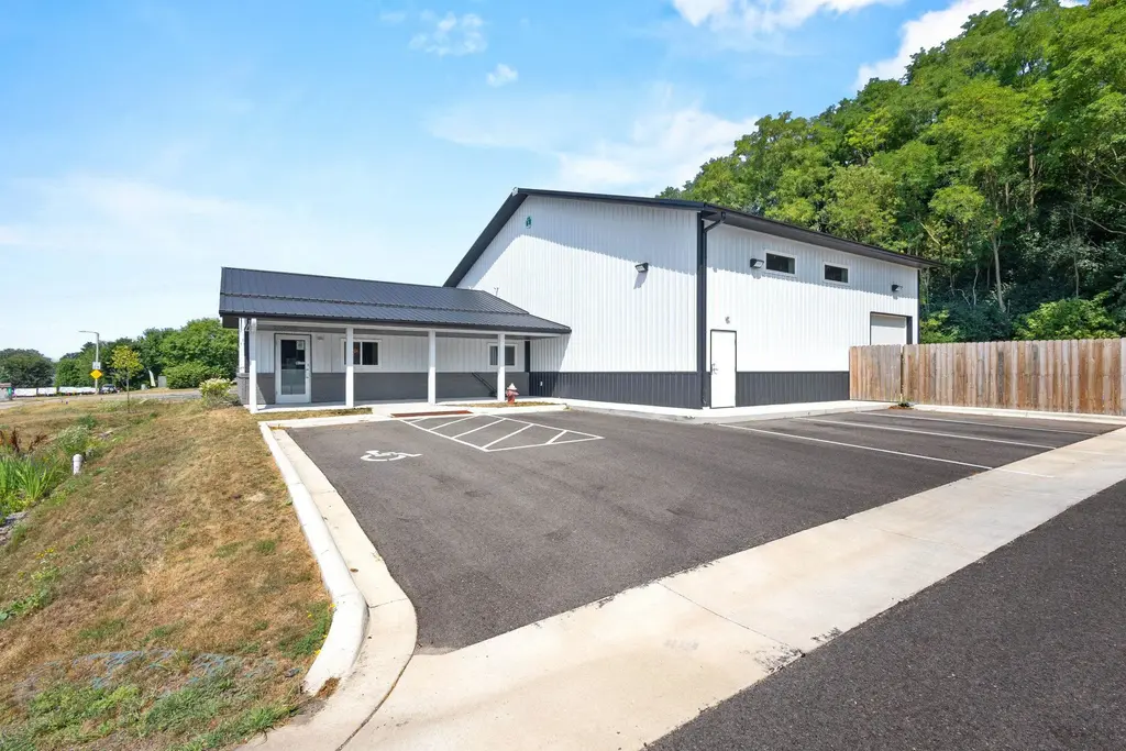 390 Progress Drive, Cottage Grove