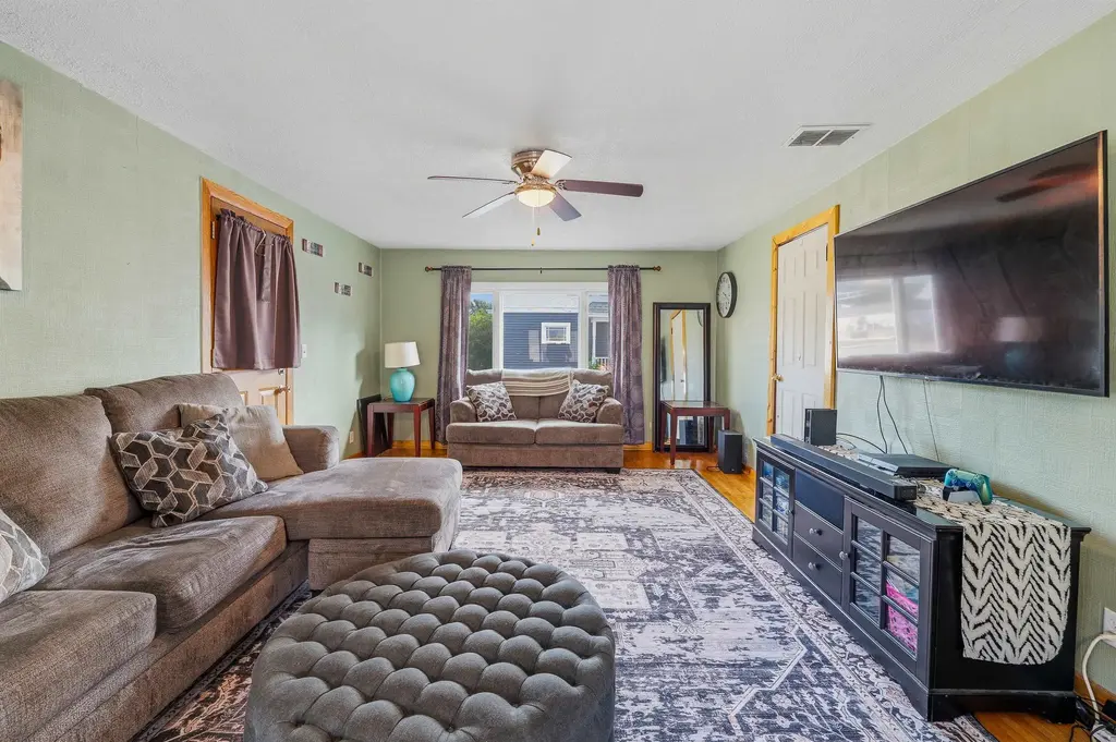 10 N Watertown Street, Waupun