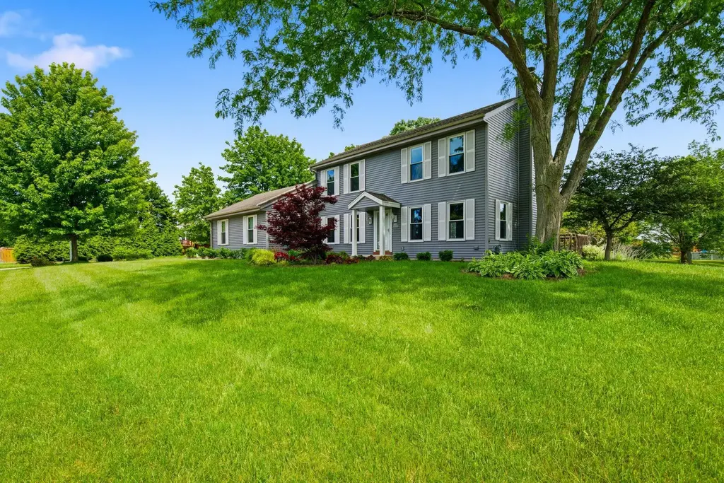 W169n10806 Redwood Lane, Germantown