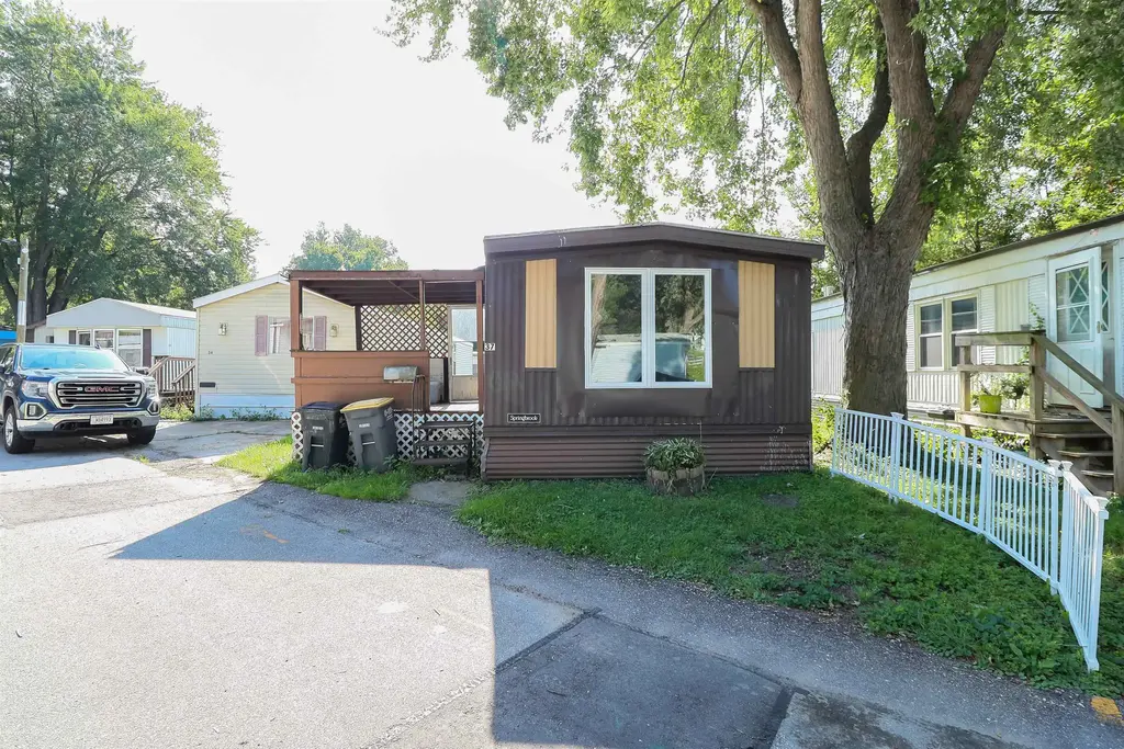 #37 - W5631 State Road, La Crosse