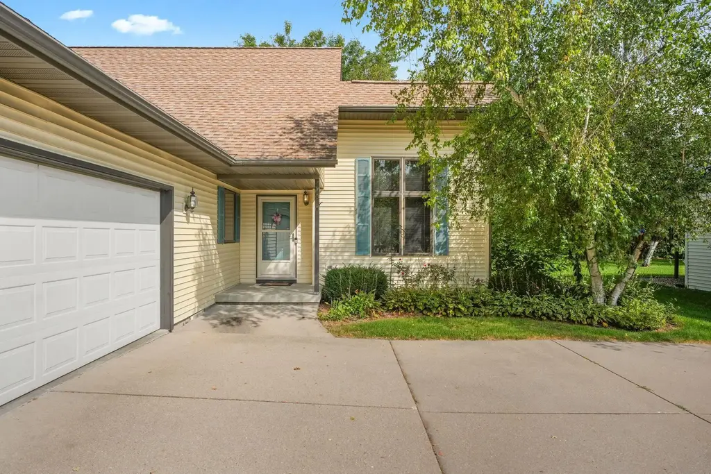 109 W Parkview Street, Cottage Grove