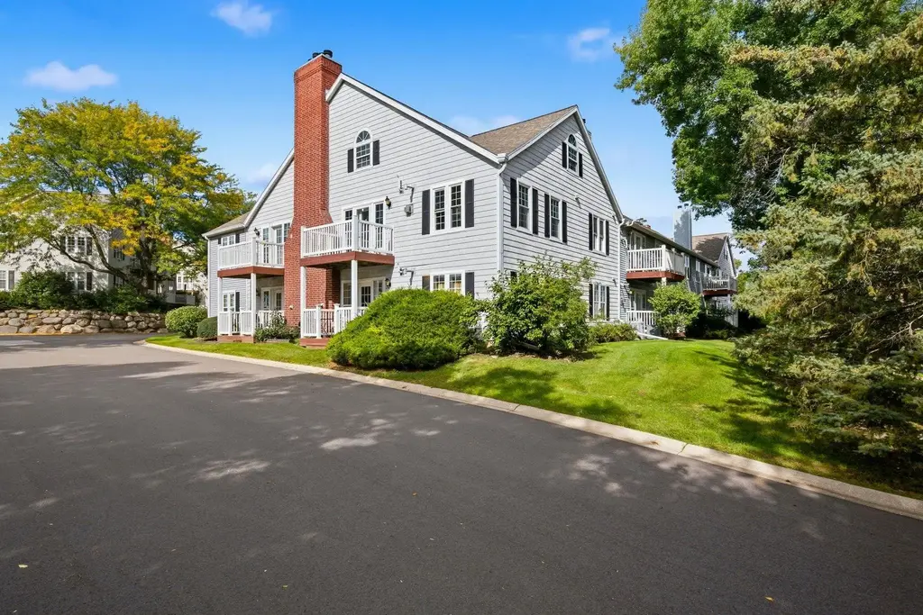 #8 - 917 Harbor House Drive, Madison