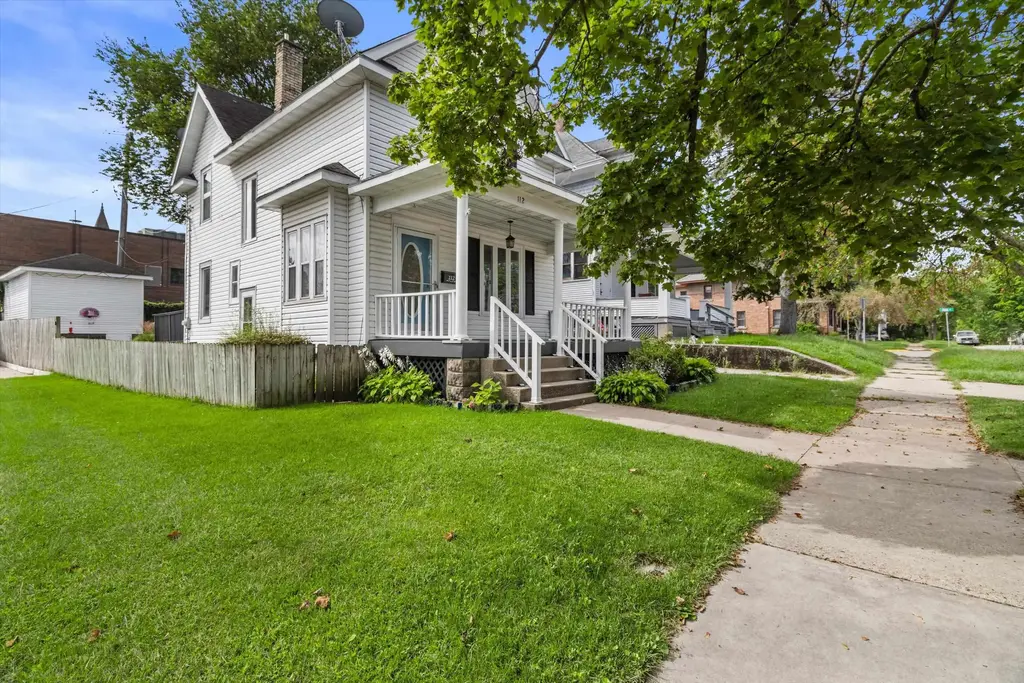 112 W Howard Street, Portage