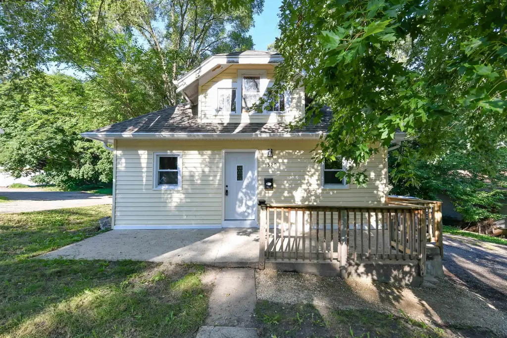 1320 Beloit Avenue, Janesville