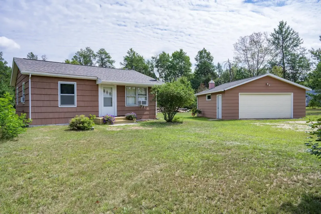 N10584 17th Avenue, Necedah