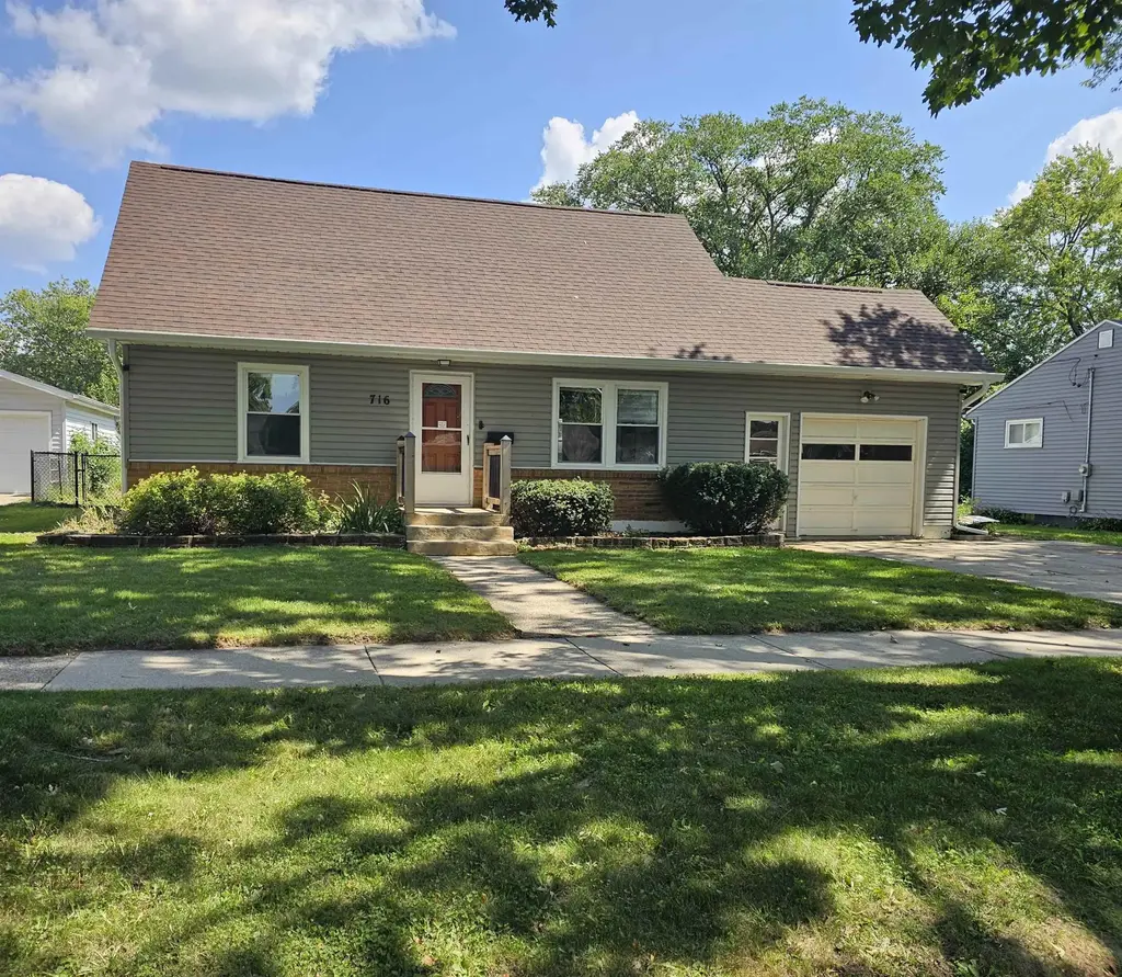 716 N Arch Street, Janesville