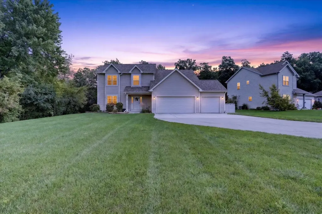 185 N Cranberry Street, Elkhorn
