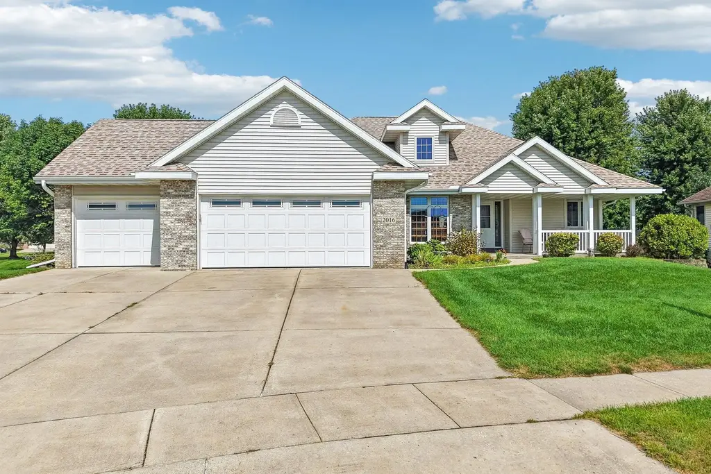 2016 Tumbleweed Drive, Prairie du Sac