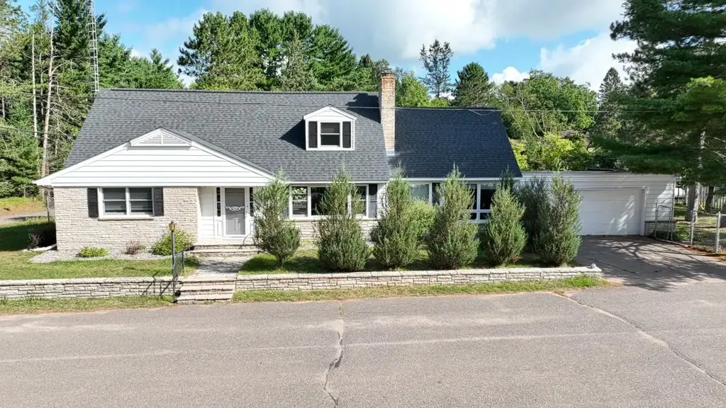 8792 Smith Street, Plum Lake