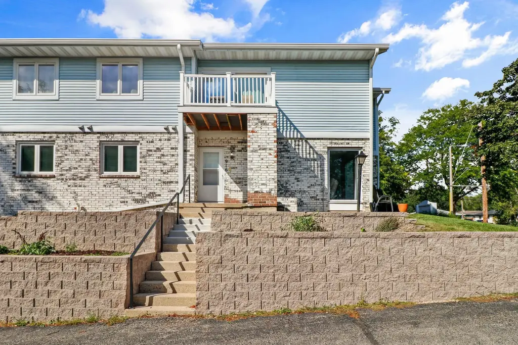 916 Acewood Boulevard, Madison