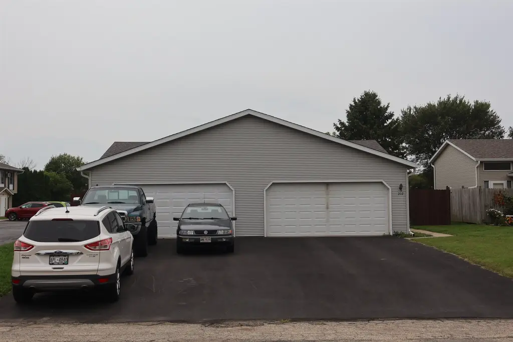 200 - 202 Eilbes Avenue, Beaver Dam