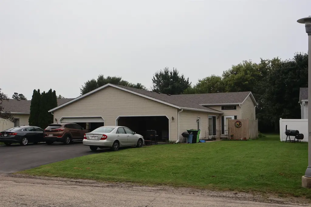 212 - 214 Eilbes Avenue, Beaver Dam