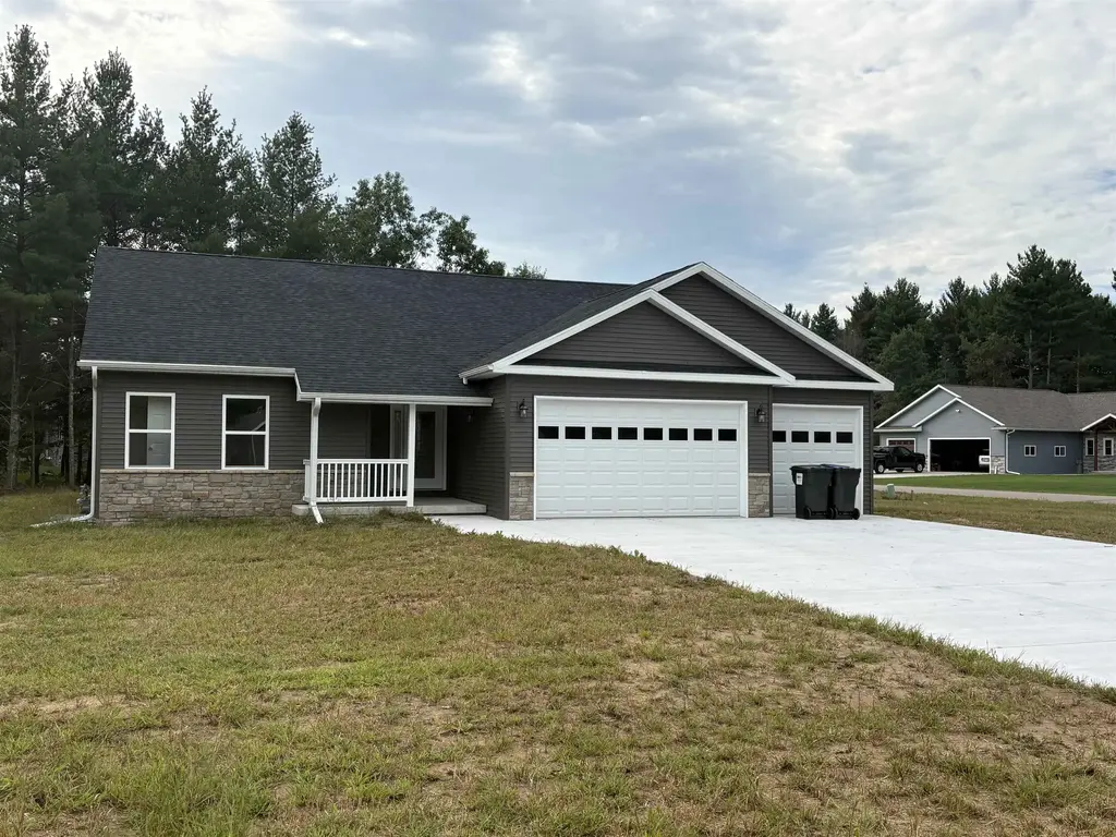 4910 Pine Needle Way, Grand Rapids