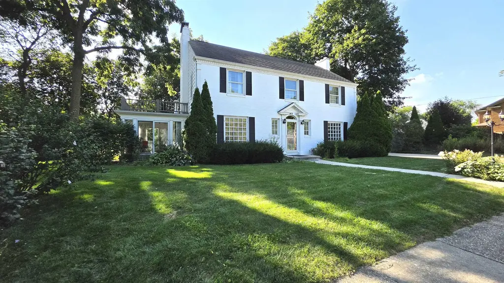 22 S Garfield Avenue, Janesville