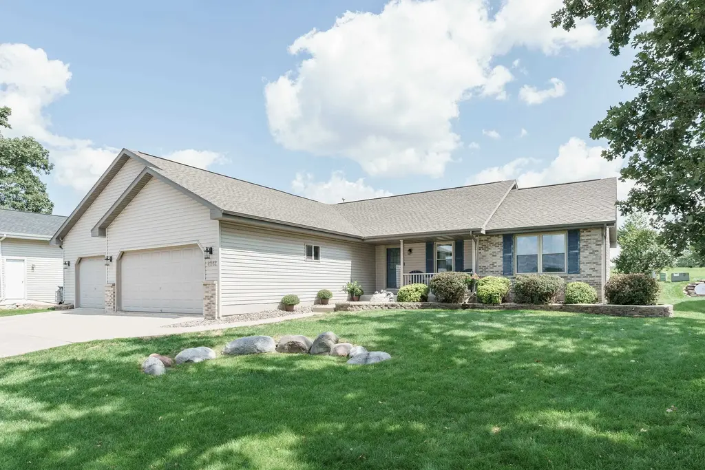 4562 Parkwood Drive, Janesville