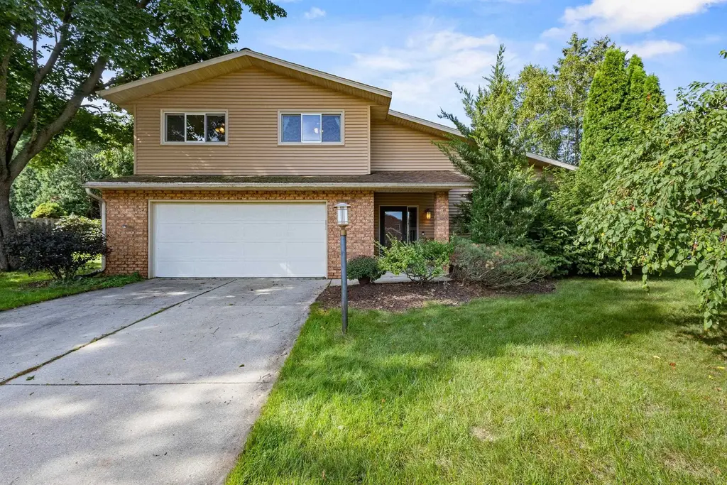 5413 Jonquil Court, Middleton