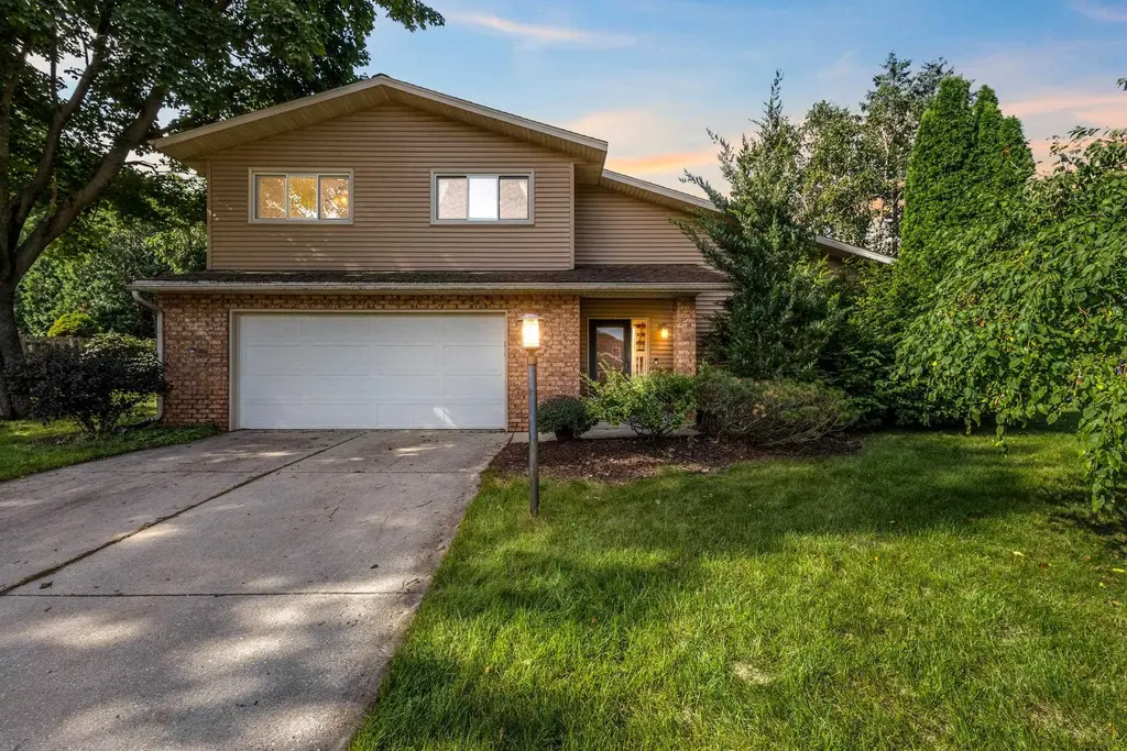 5413 Jonquil Court, Middleton