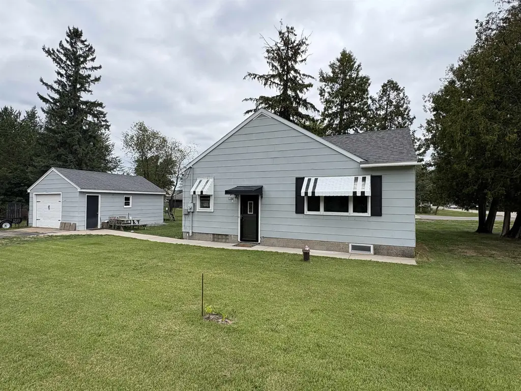 4730 S 10th Street, Grand Rapids
