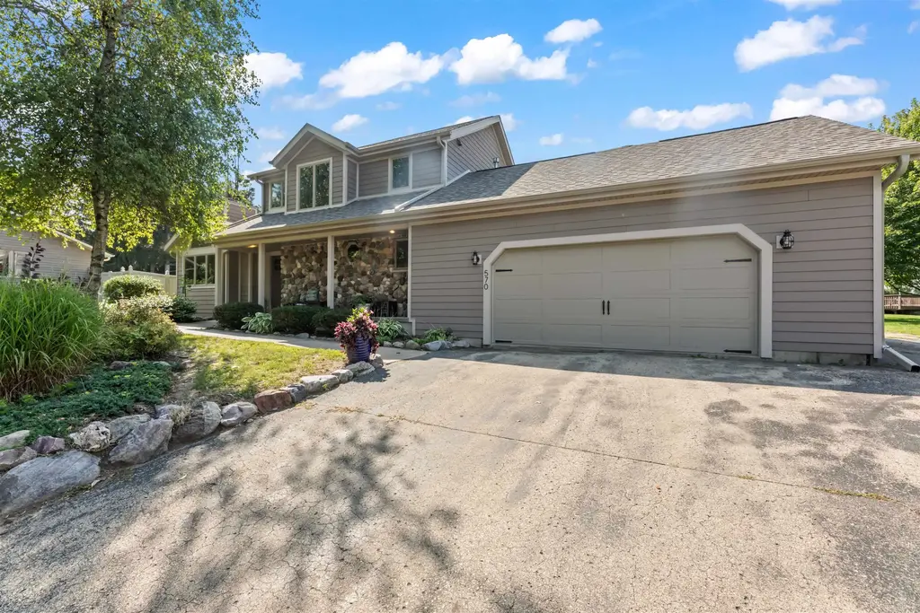 570 Connor Court, Lake Mills