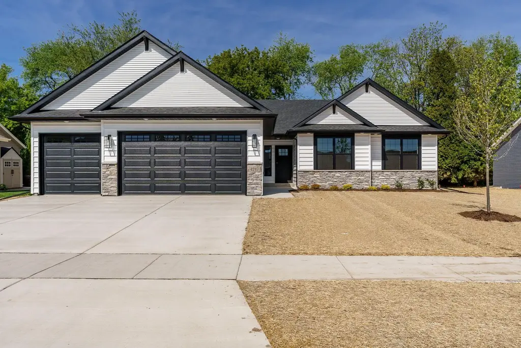 4869 Monarch Drive, Janesville