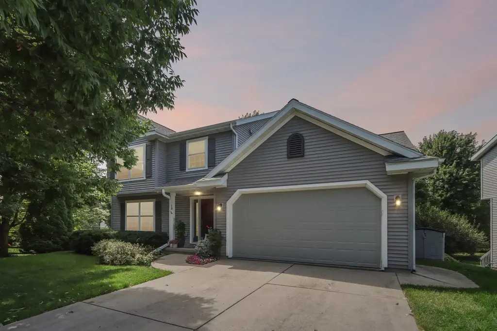 10 Black Stone Circle, Madison