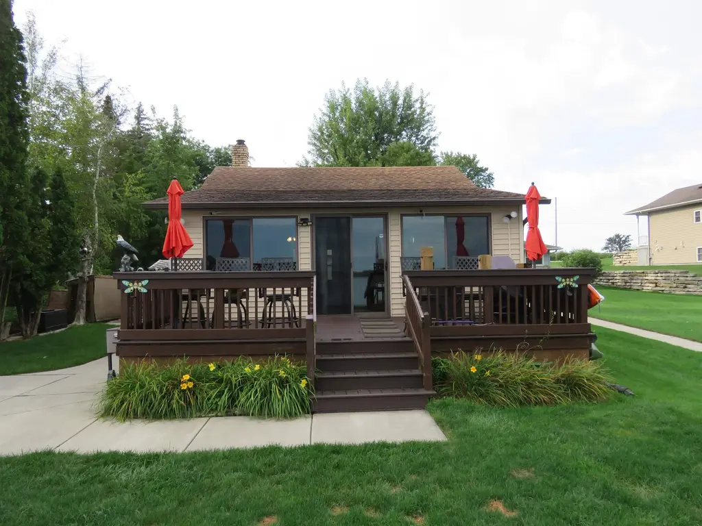 N10362 Howard Drive, Fox Lake