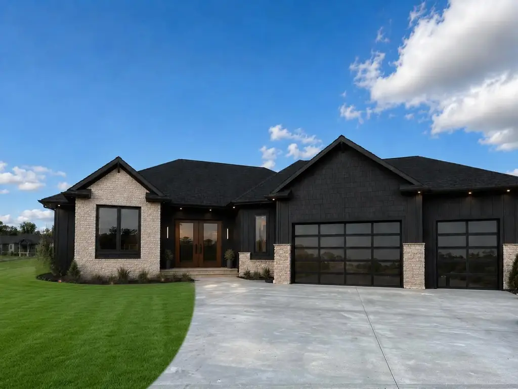 2866 Oakridge Court, Janesville