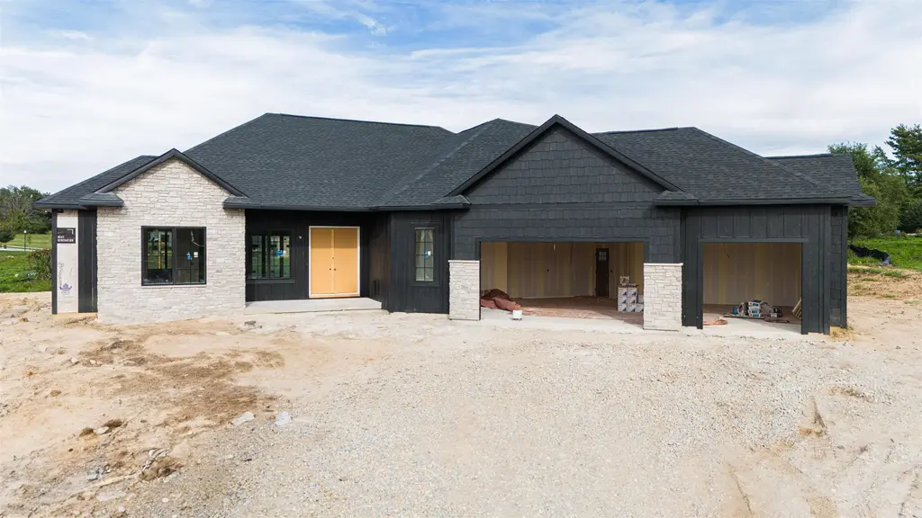 2866 Oakridge Court, Janesville