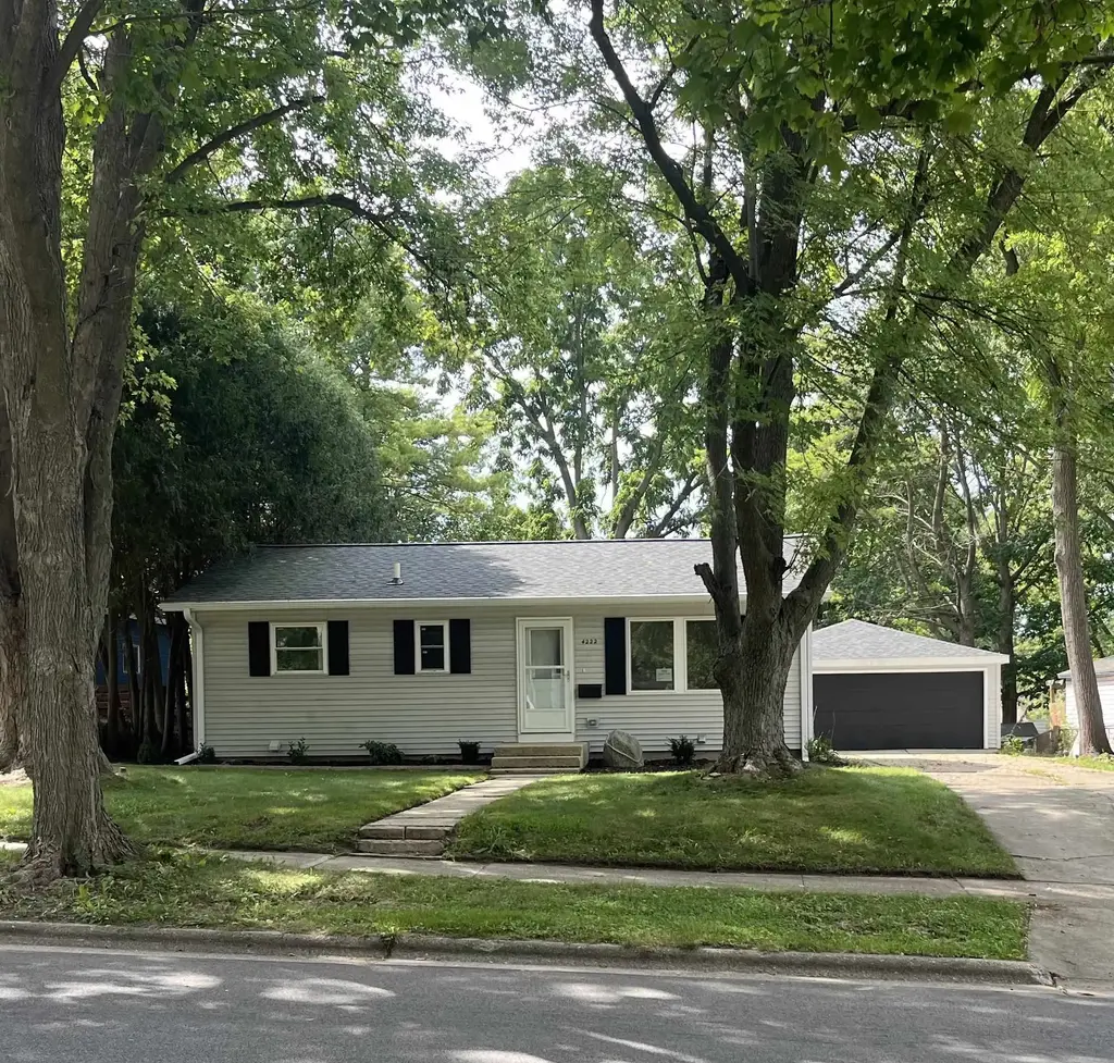 4222 School Road, Madison