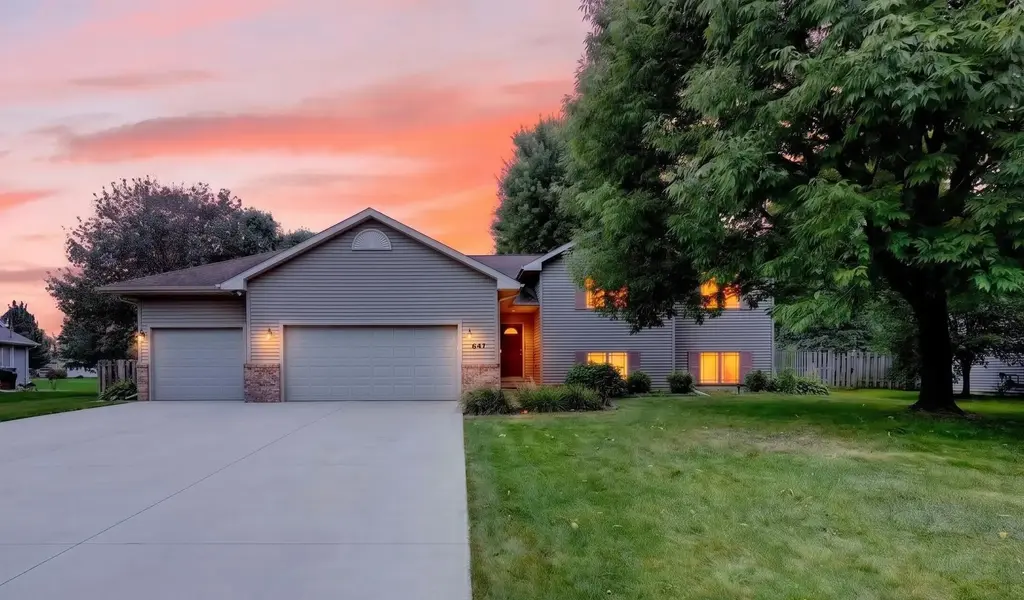 647 Grandview Drive, Sun Prairie