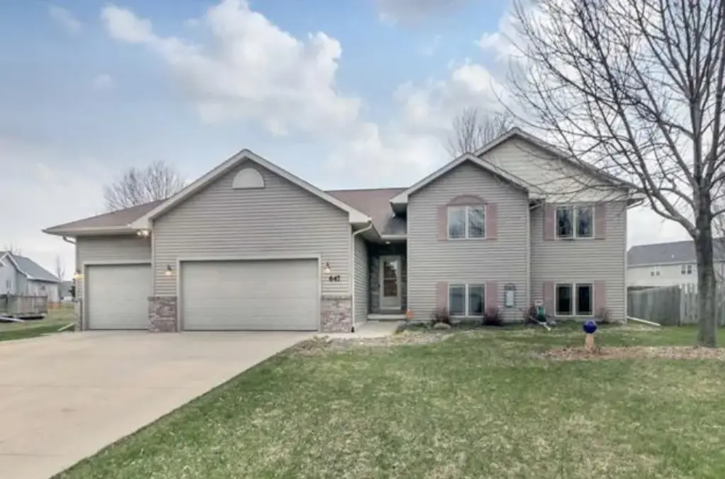 647 Grandview Drive, Sun Prairie