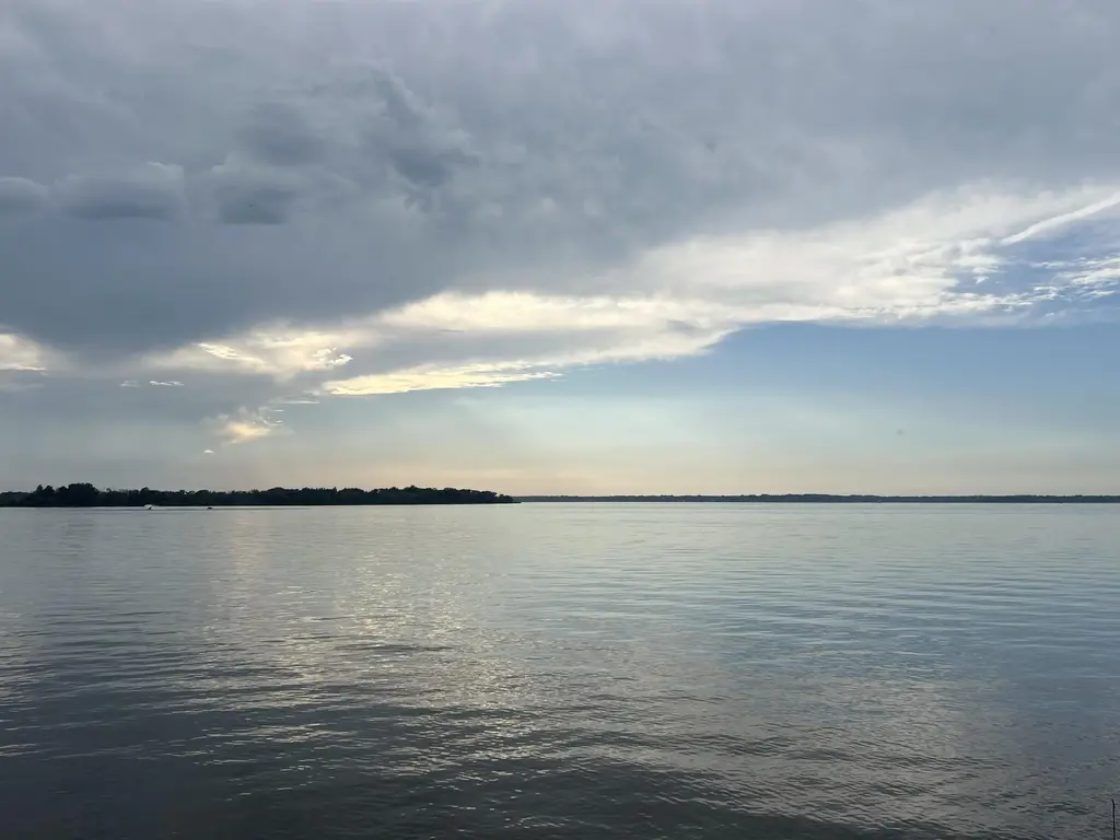 N401 Oxbow Bend, Koshkonong