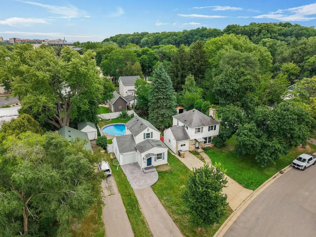 717 N Blackhawk Avenue, Madison