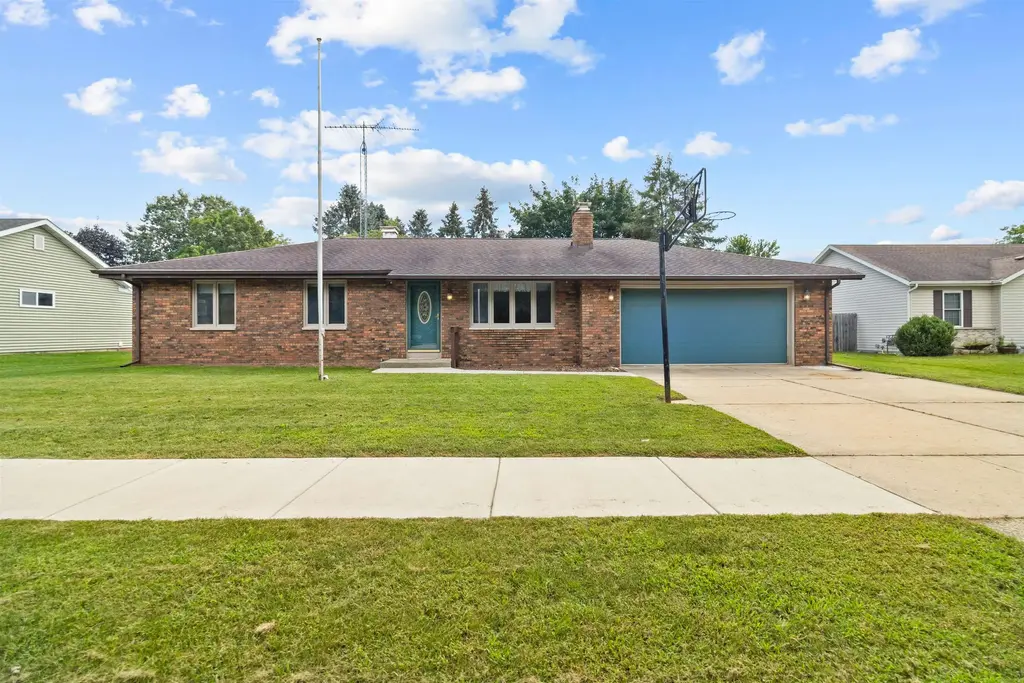 3729 Tripp Road, Janesville