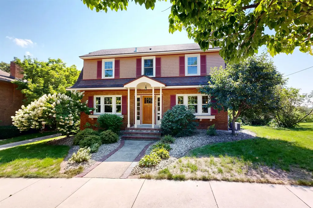 111 E Prospect Street, Stoughton